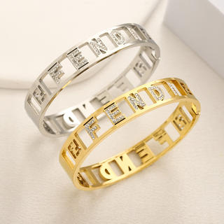 Bracelet 110