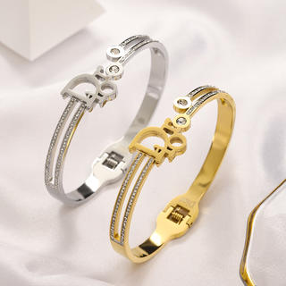 Bracelet 240