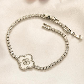 VCA Bracelet 370