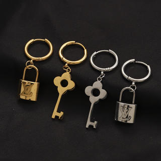 Earrings 556