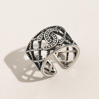 Ring 979