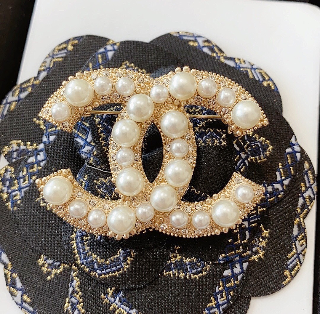 Brooch 2