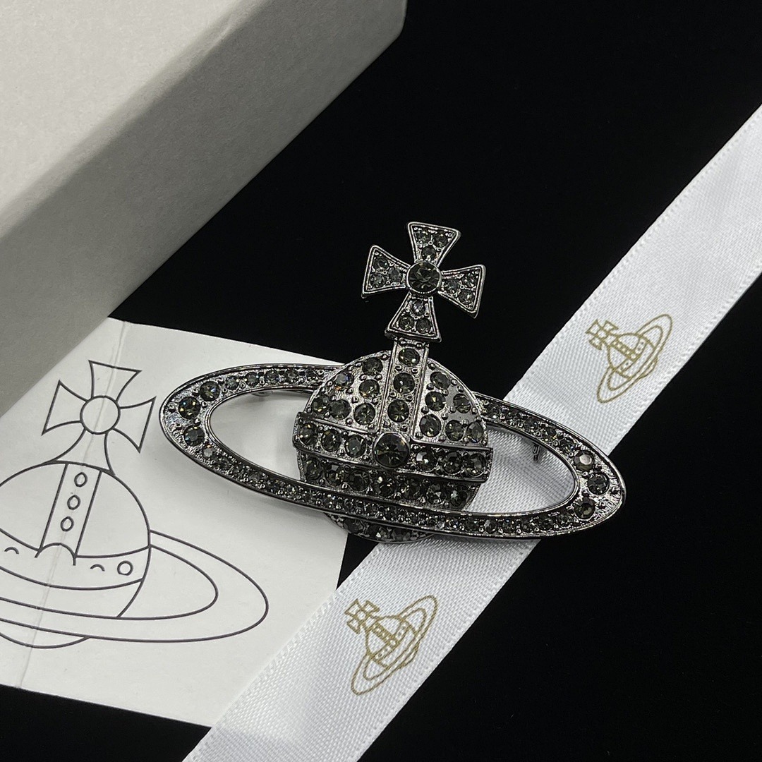 Brooch 37
