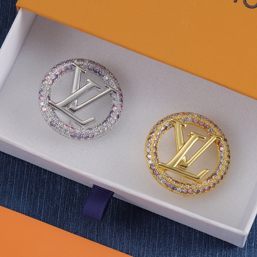 Brooch 39