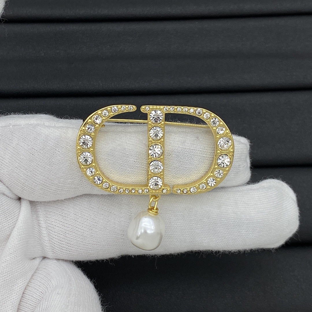 Brooch 50