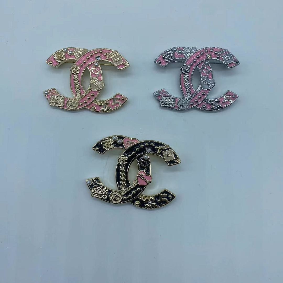 Brooch 52