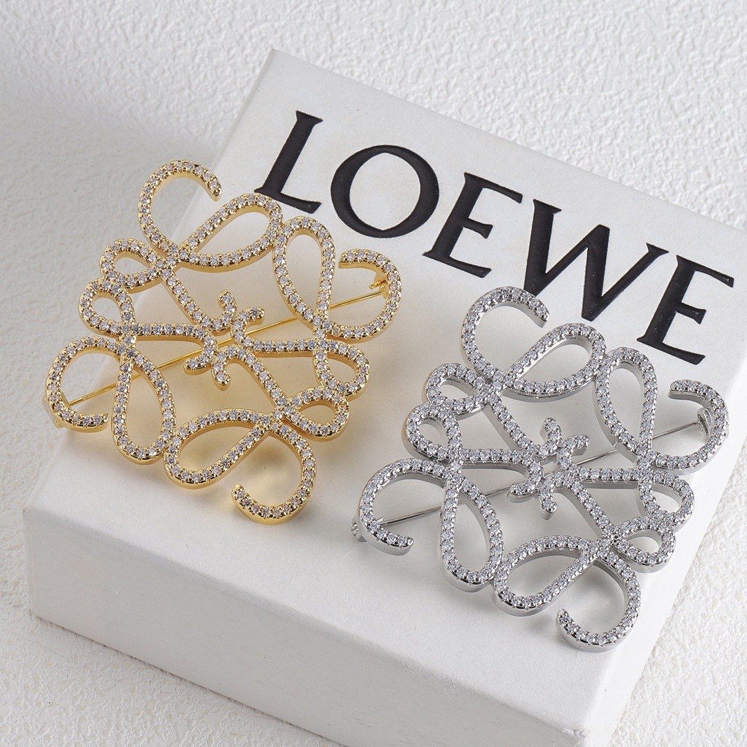 Brooch 61