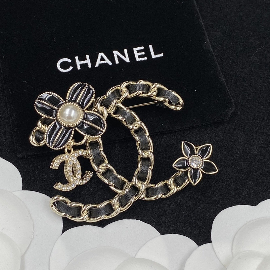 Brooch 76