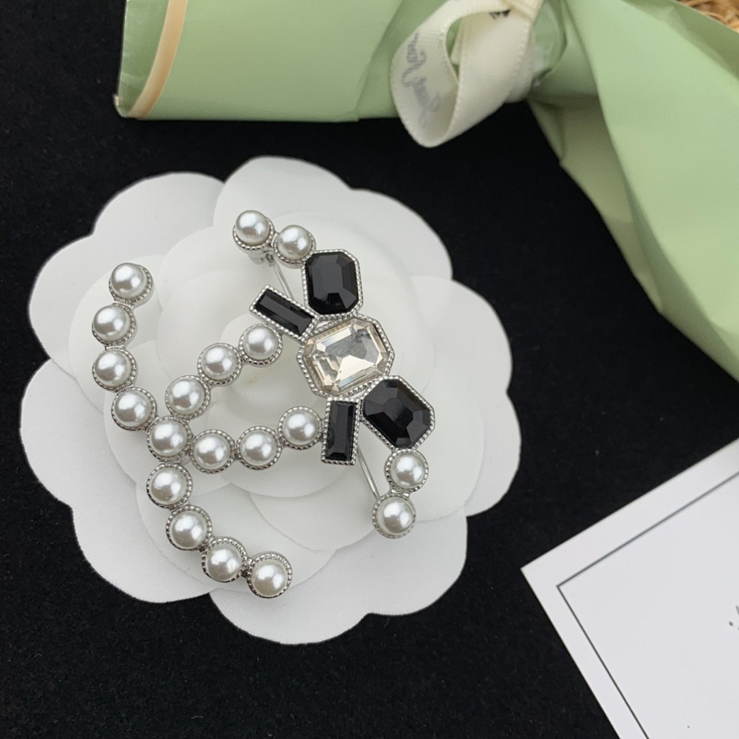Brooch 78