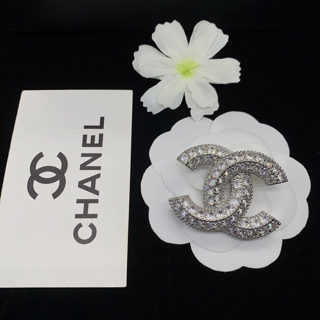 Brooch 80