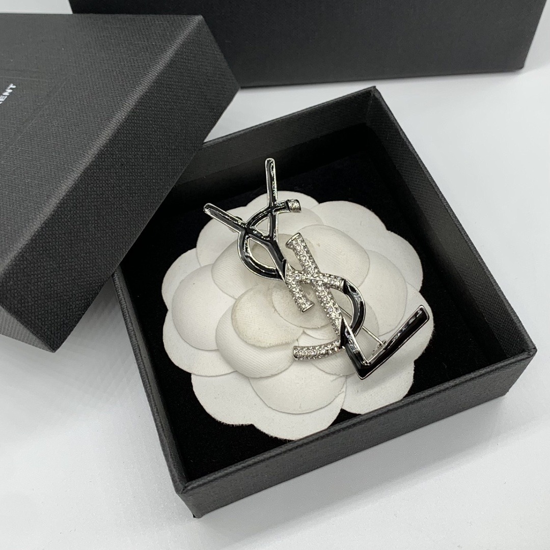 Brooch 87