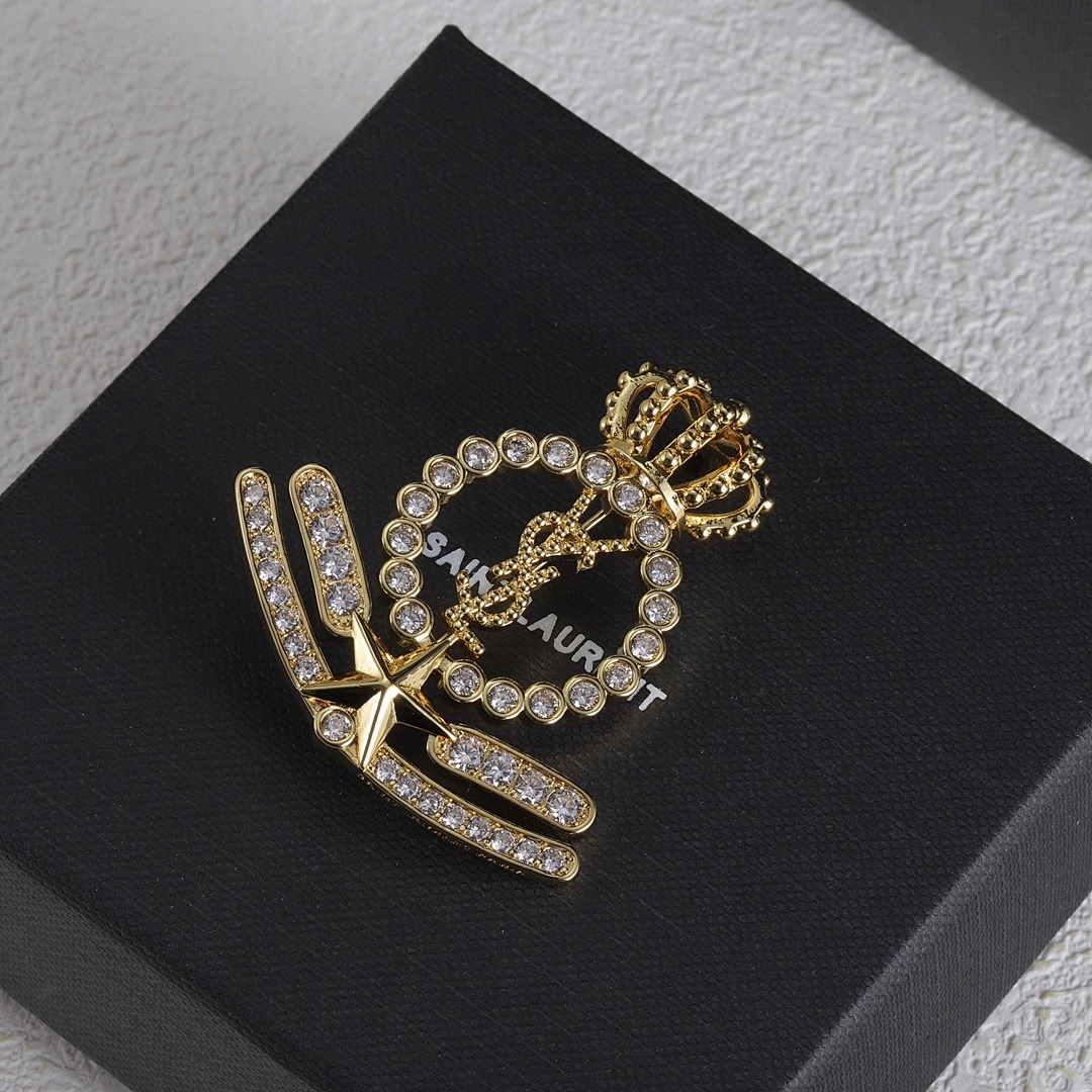 Brooch 92