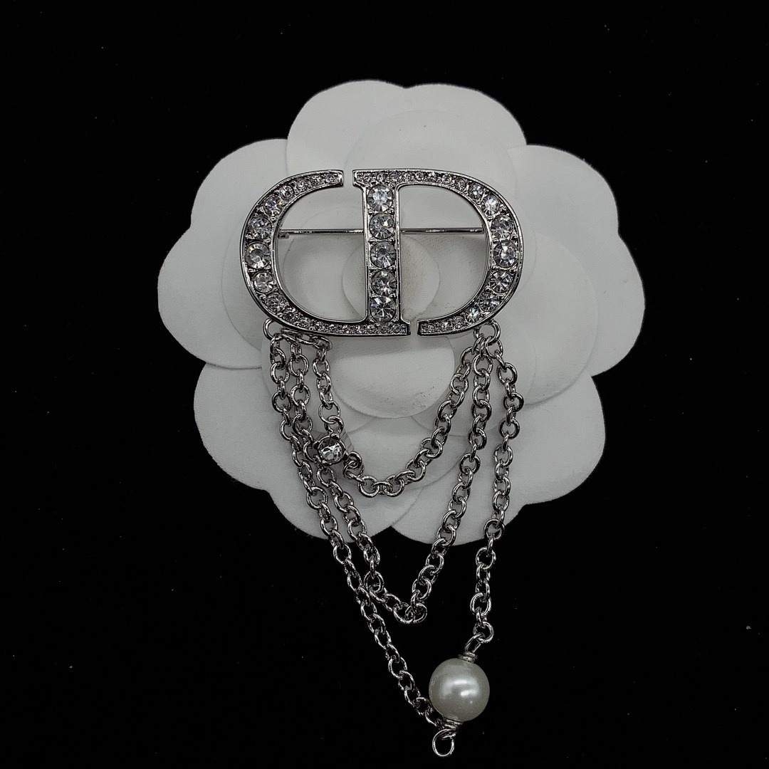 Brooch 95