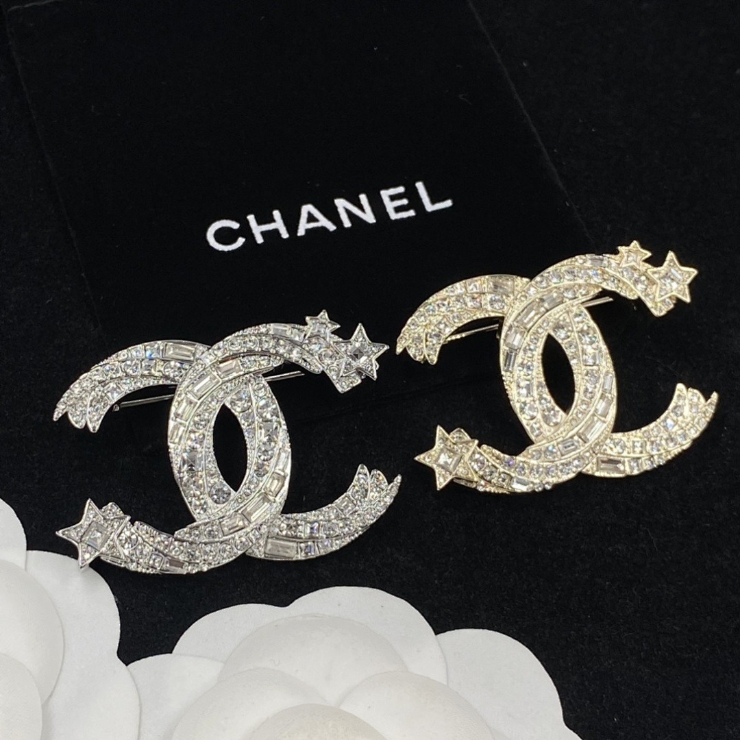 Brooch 103