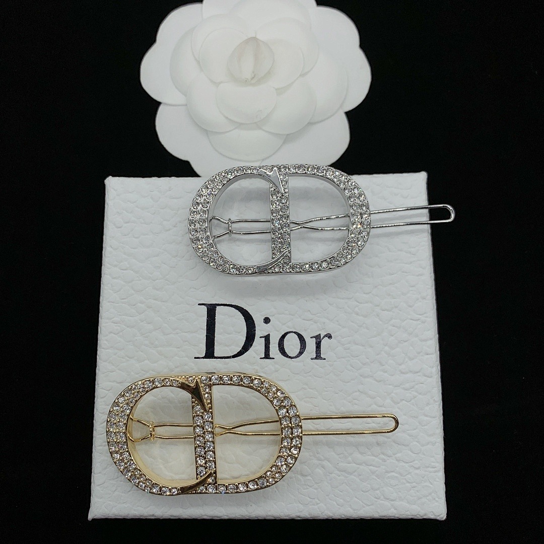 Brooch 111