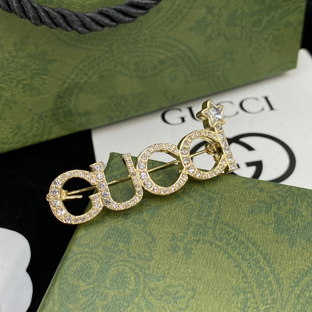 Brooch 119