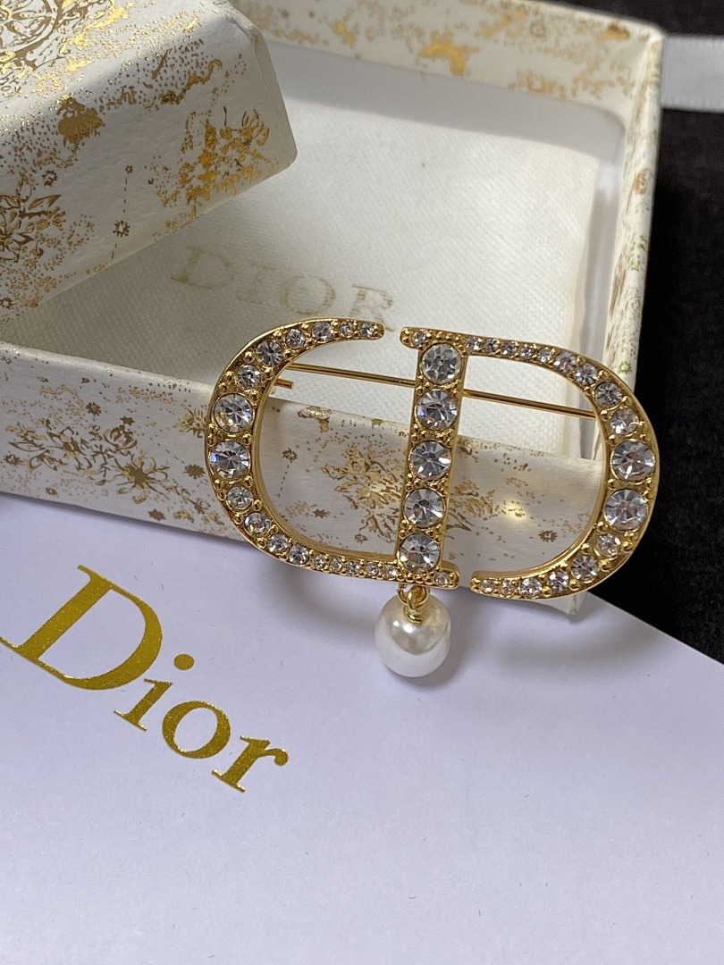 Brooch 129