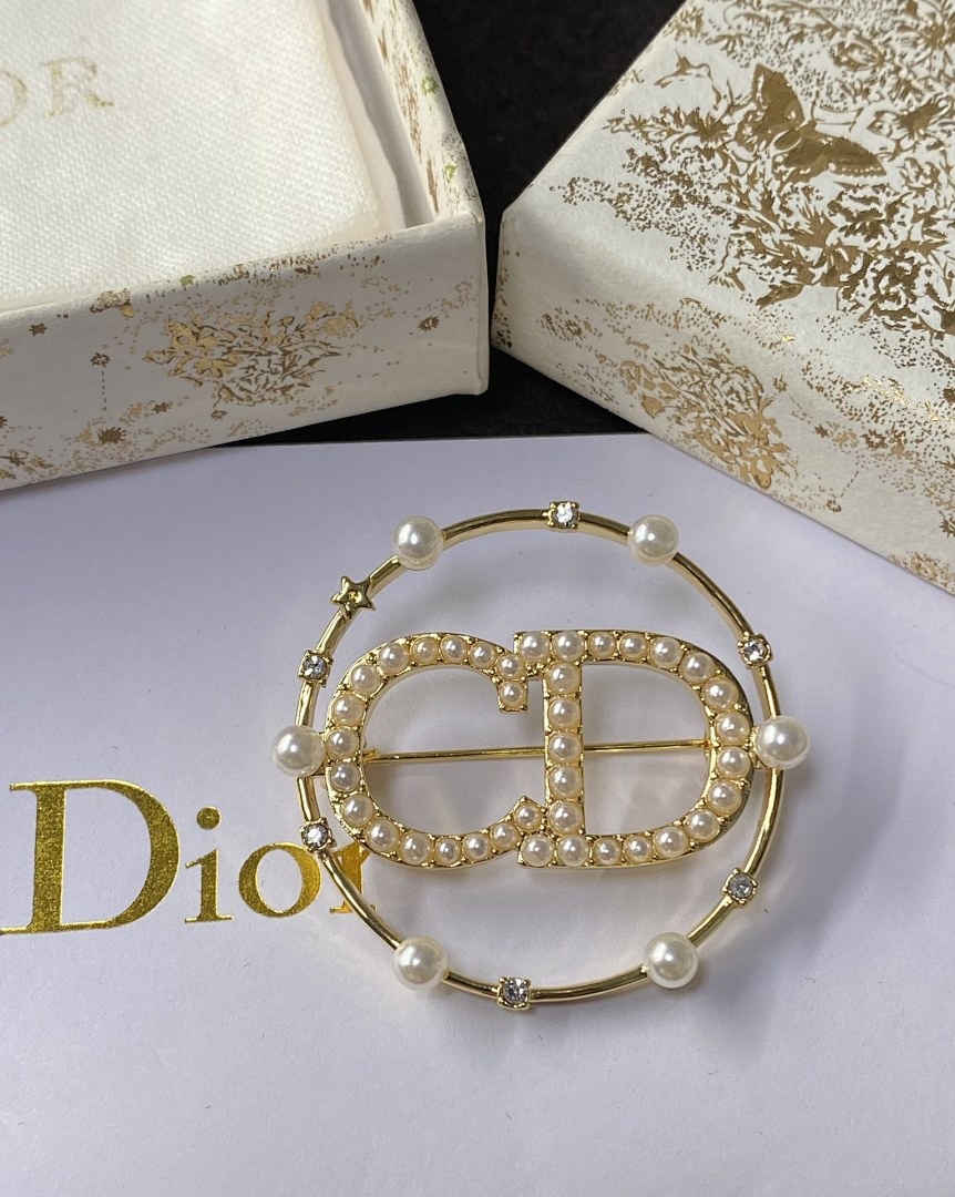 Brooch 134