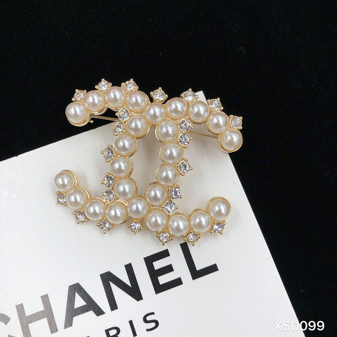 Brooch 139