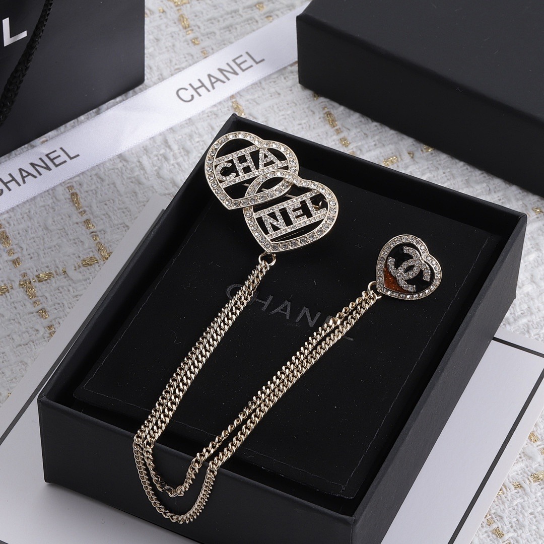 Brooch 163
