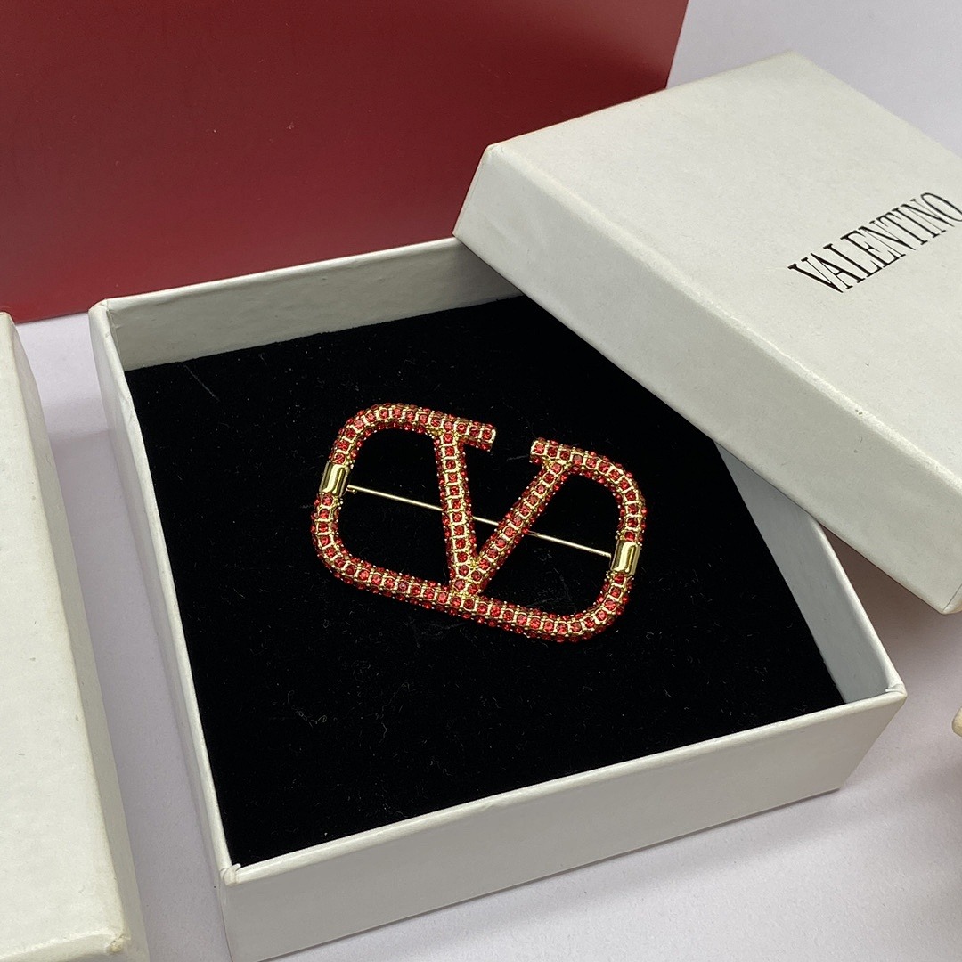 Brooch 174