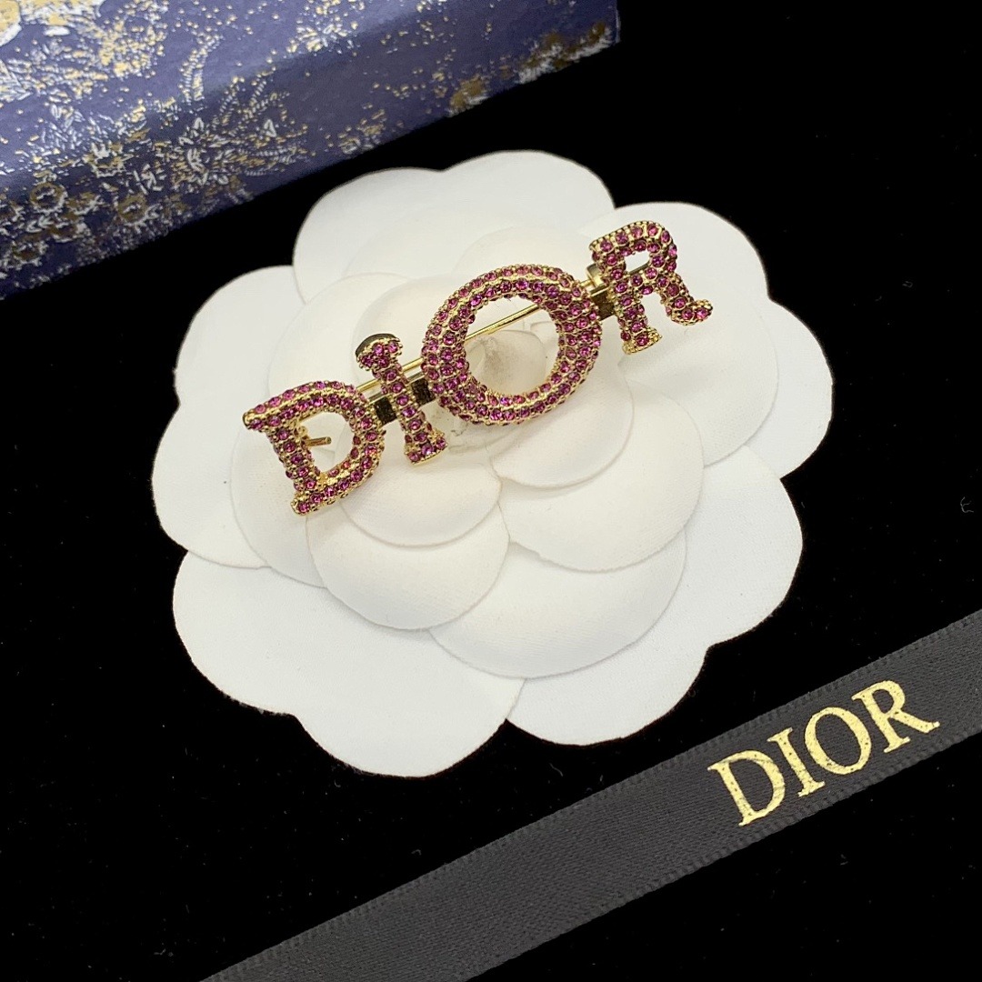 Brooch 179