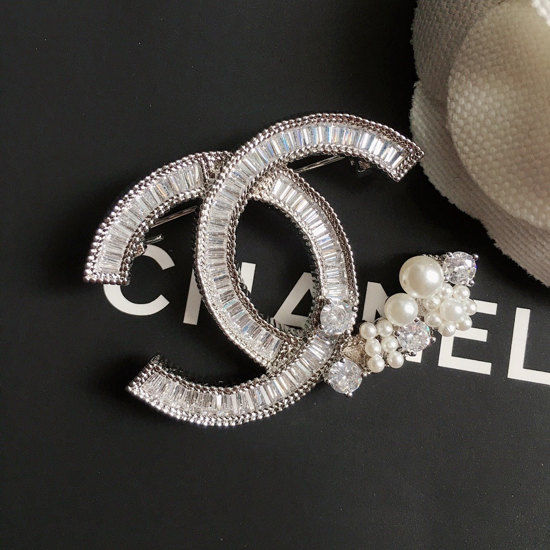 Brooch 183