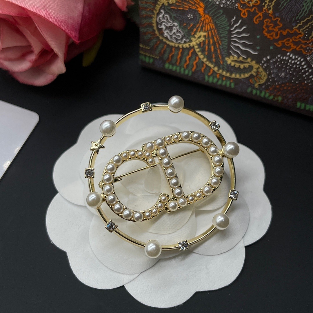 Brooch 198
