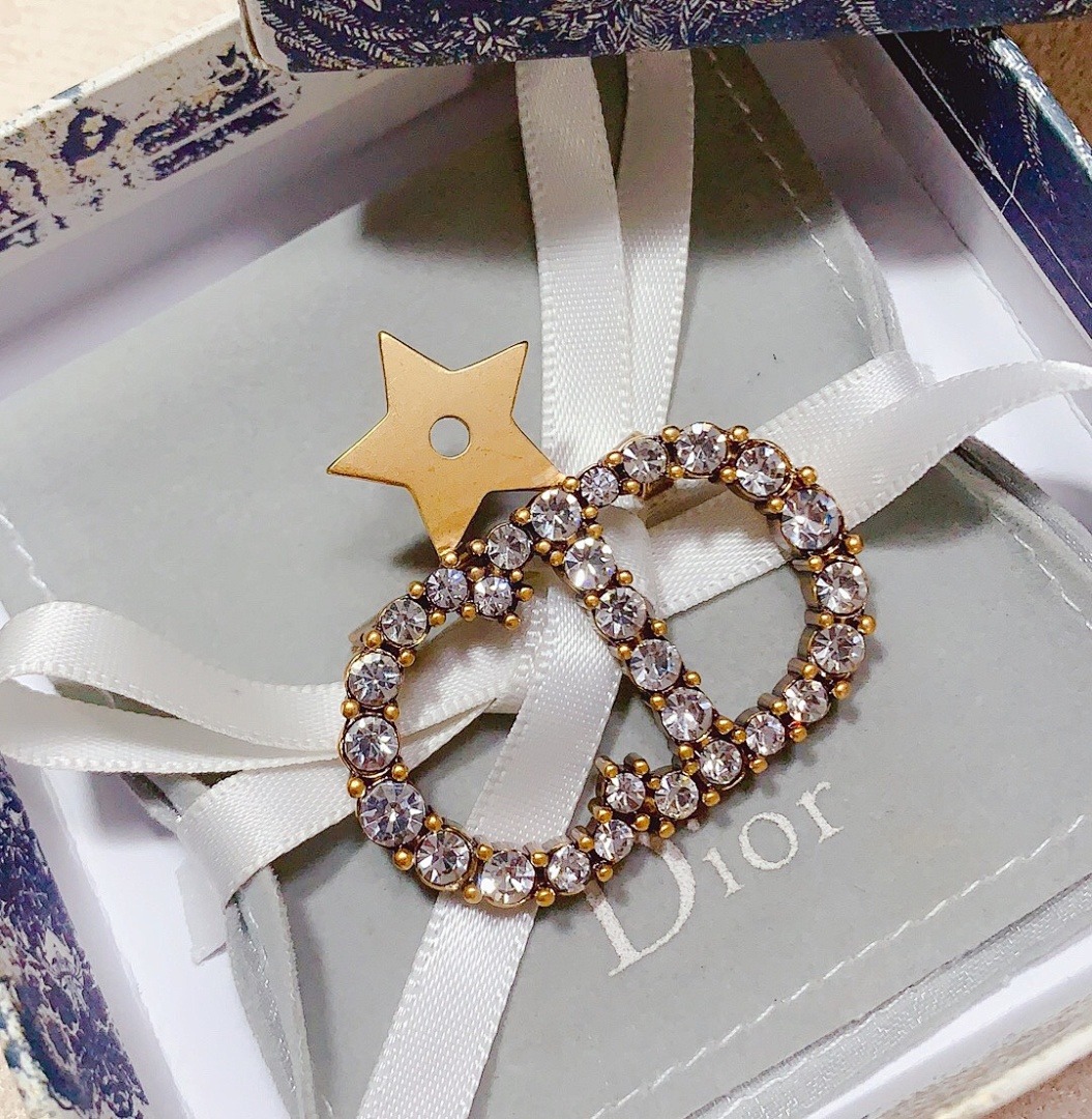 Brooch 212