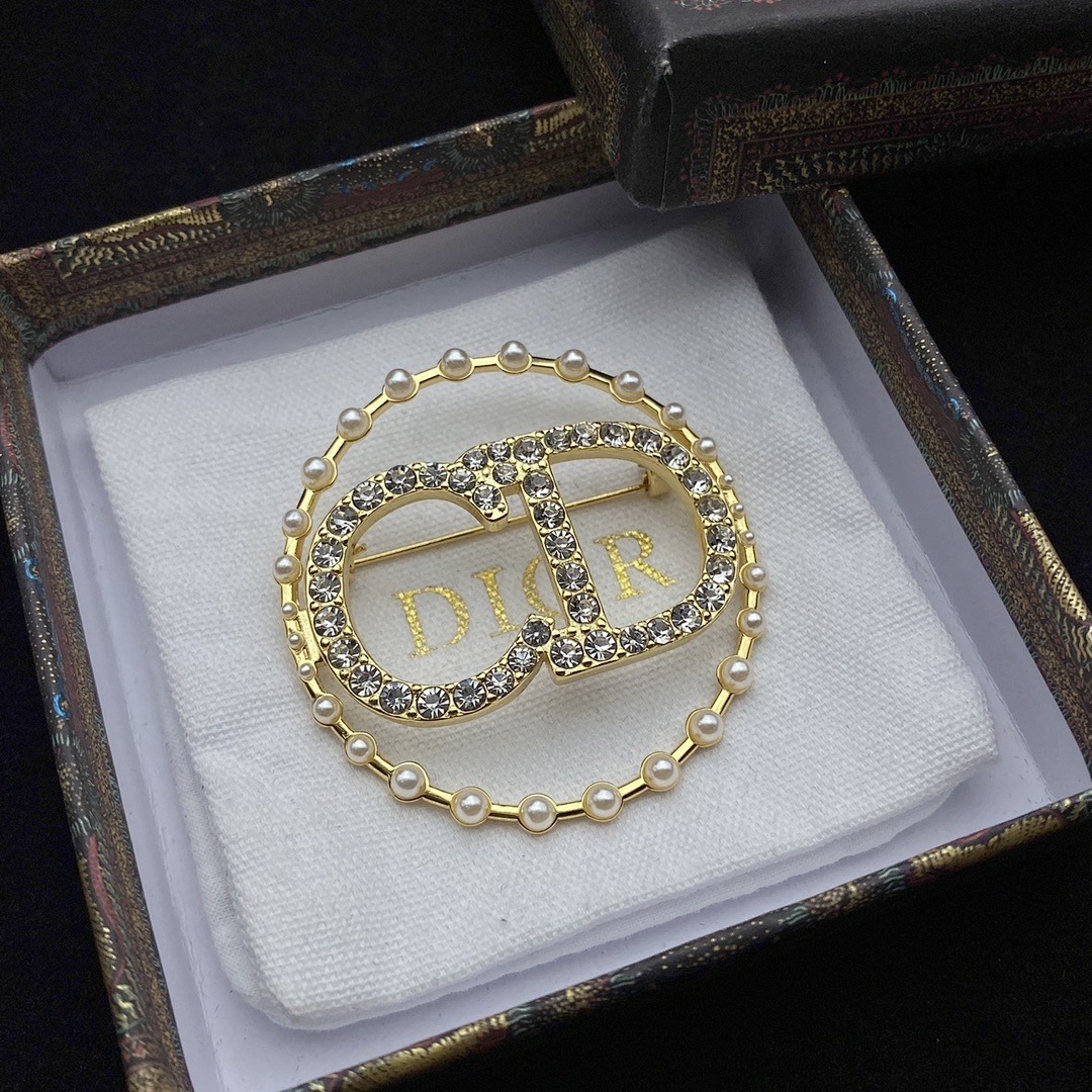 Brooch 214