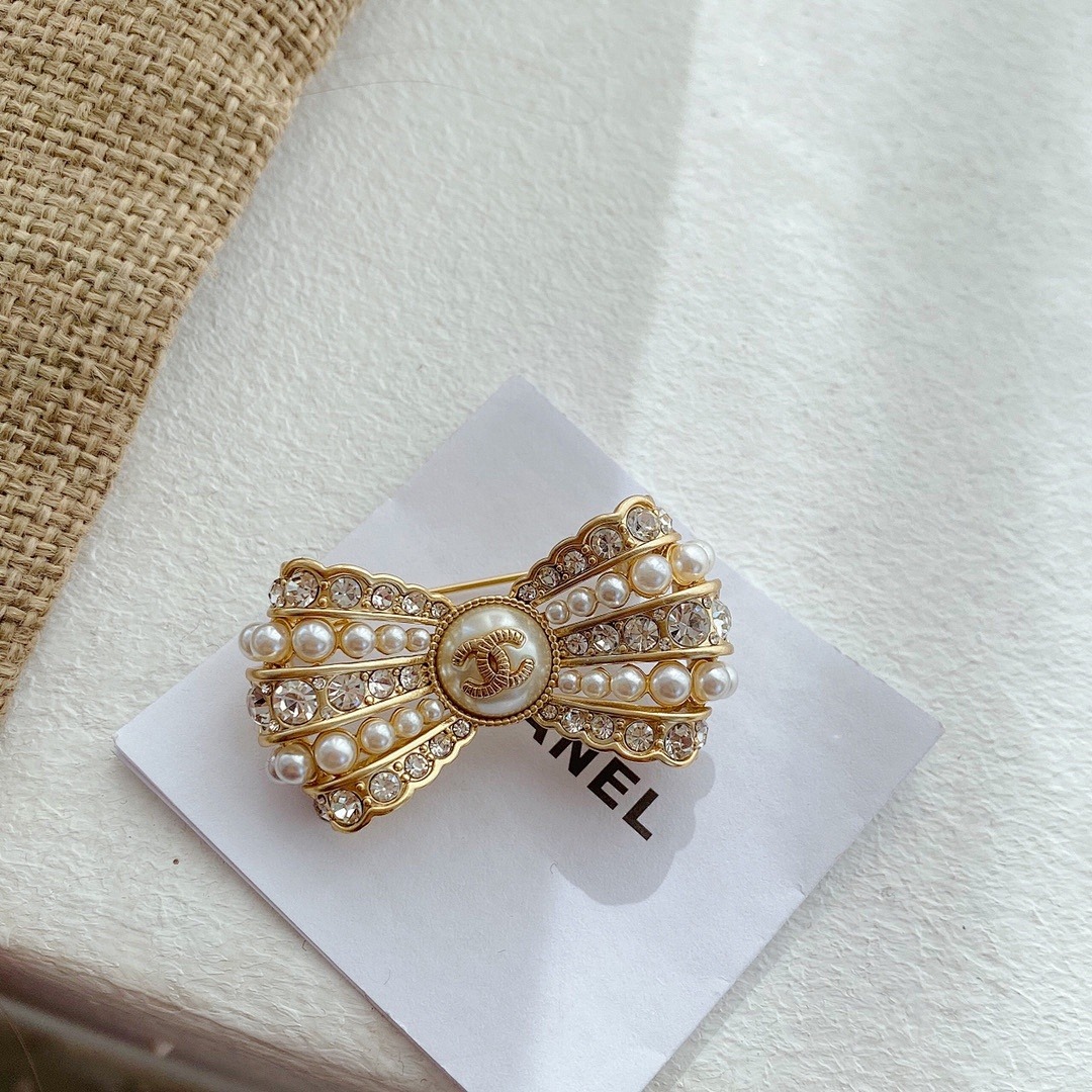 Brooch 229