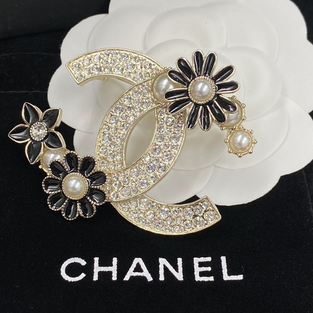 Brooch 238