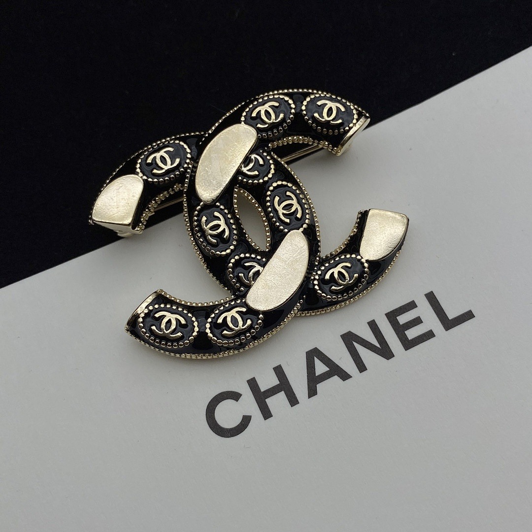 Brooch 241