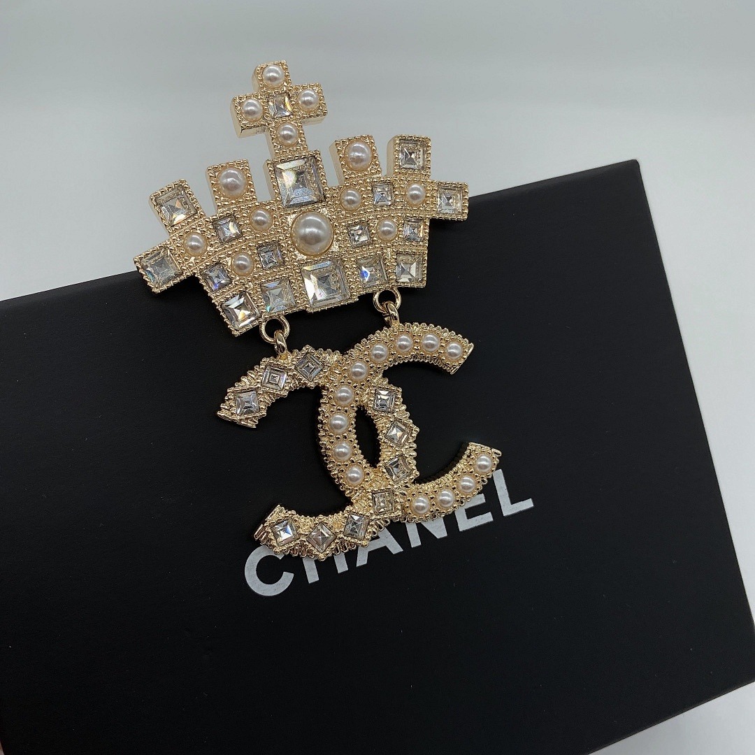 Brooch 248