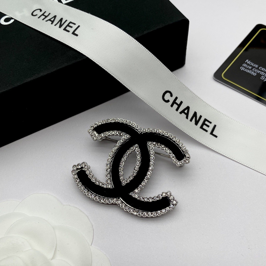 Brooch 255