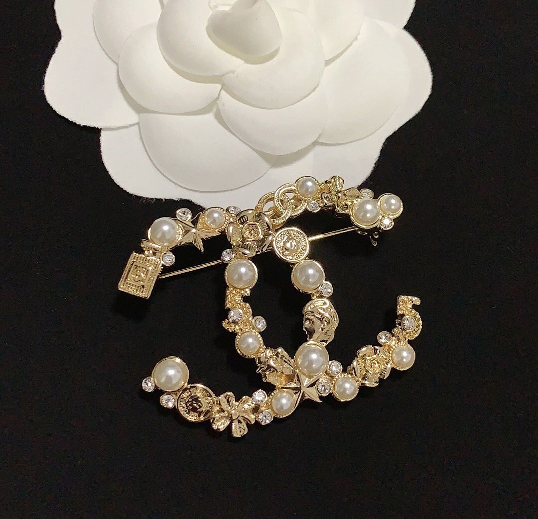 Brooch 271