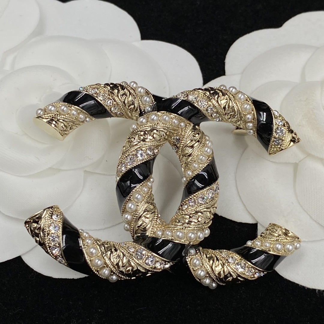 Brooch 277