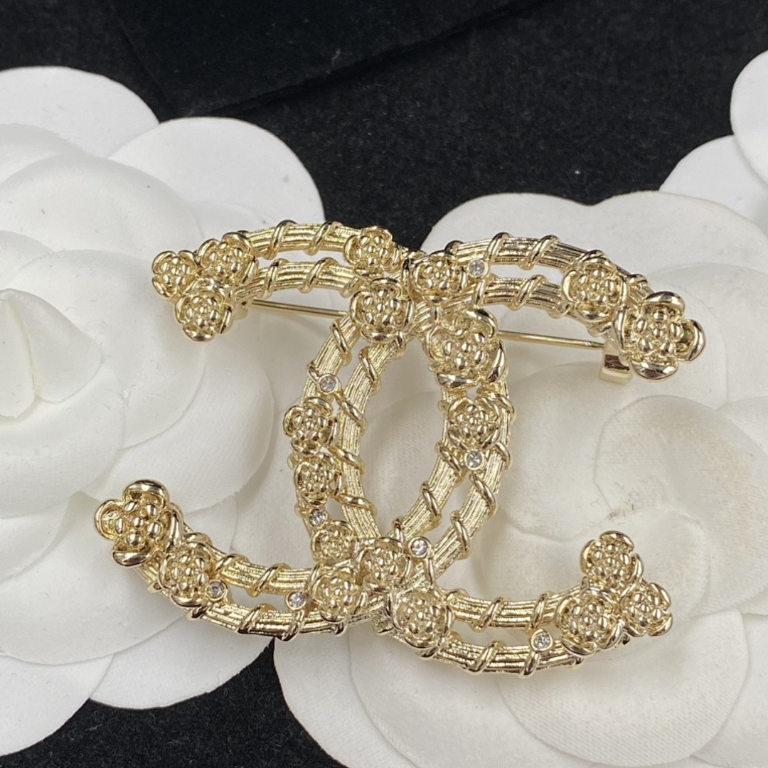 Brooch 278