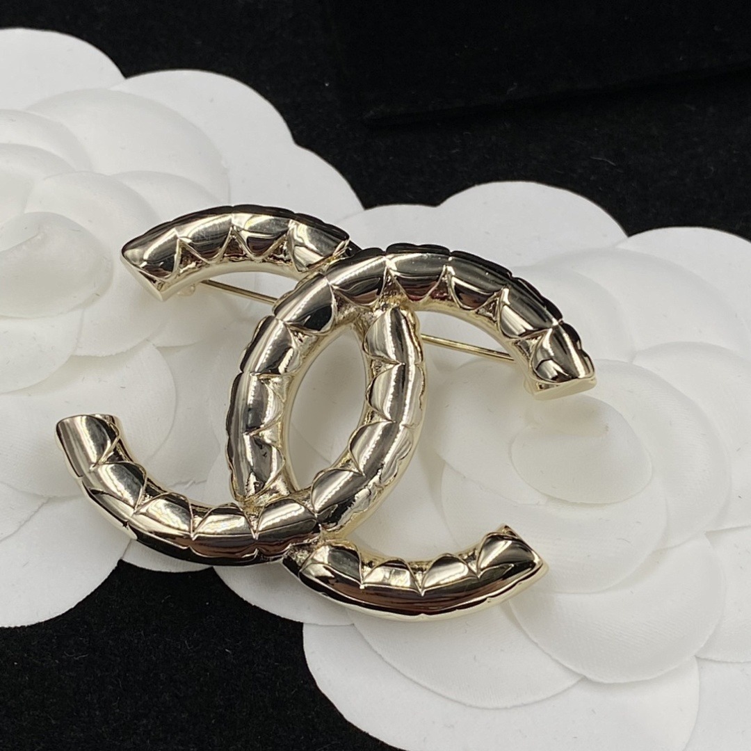 Brooch 279