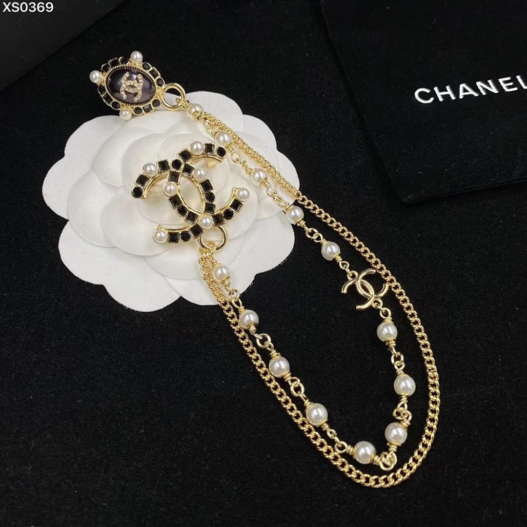 Brooch 295