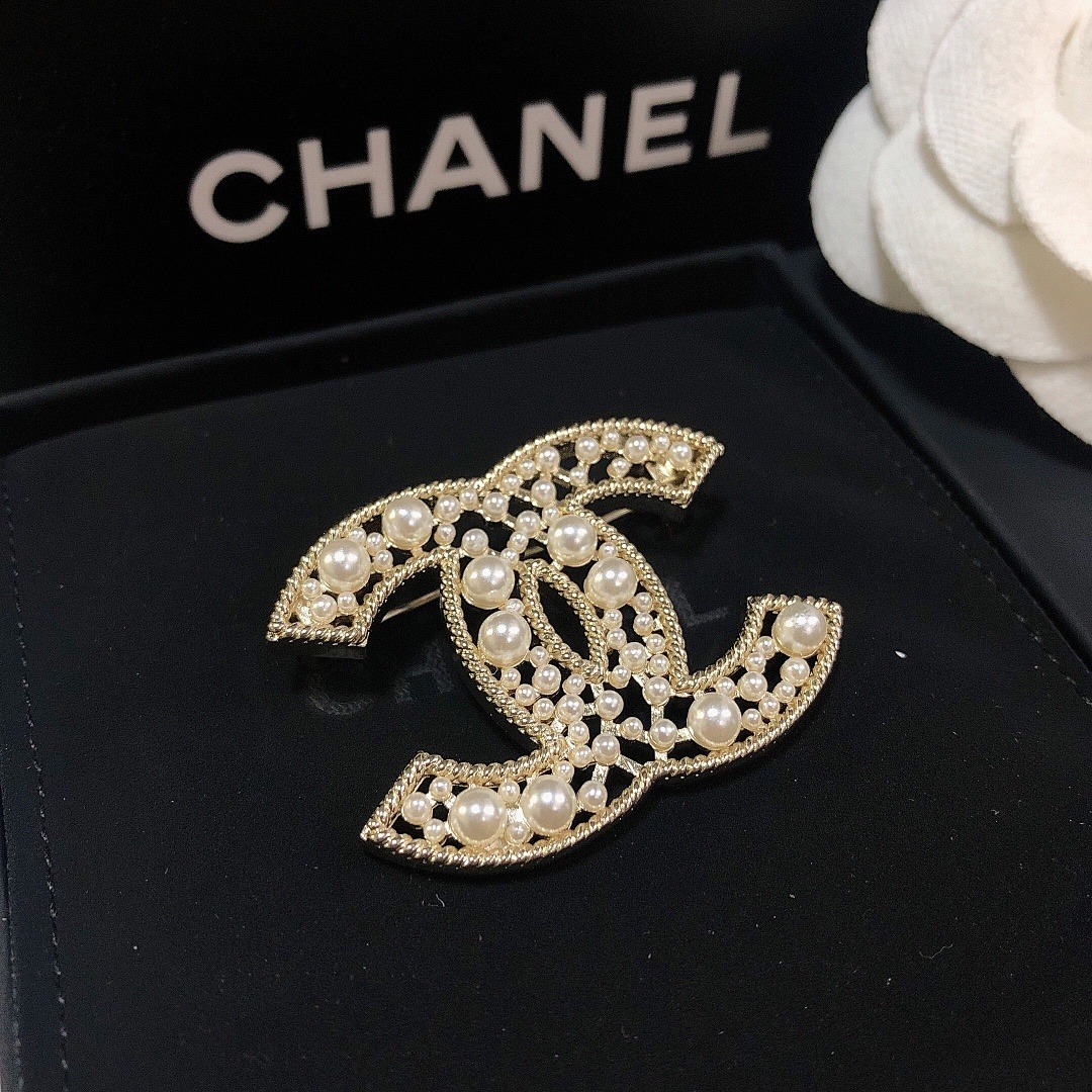 Brooch 297