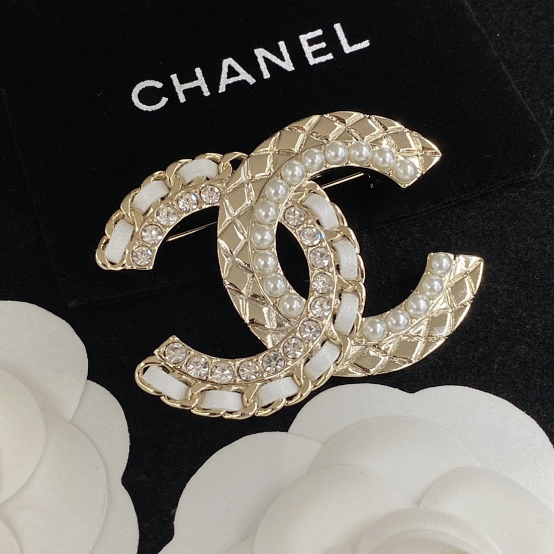 Brooch 299