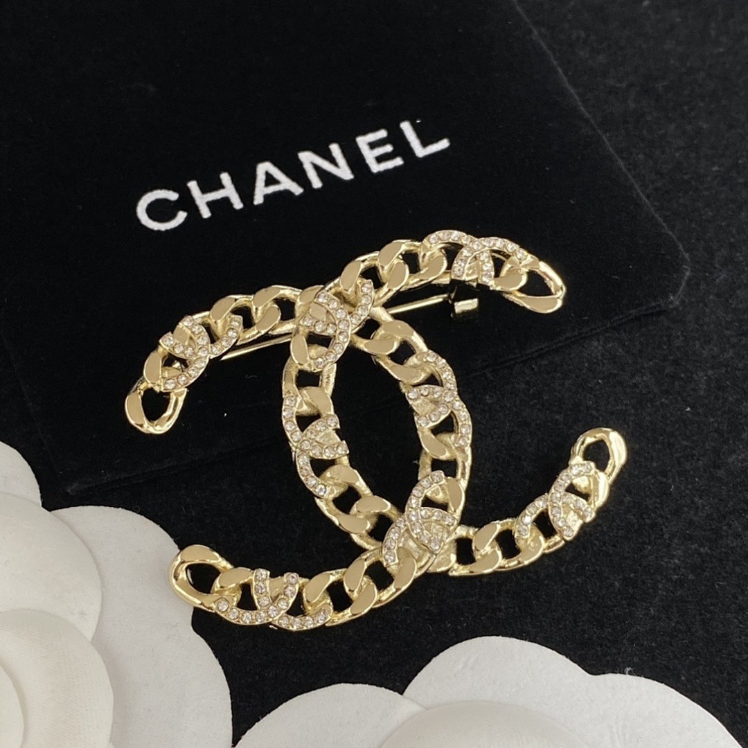 Brooch 306