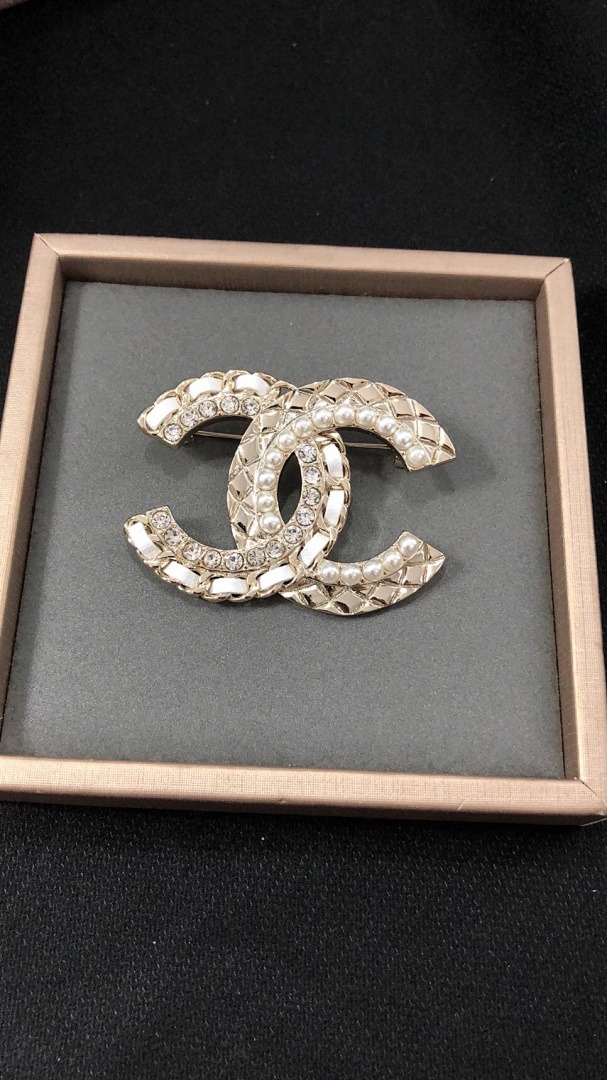 Brooch 309