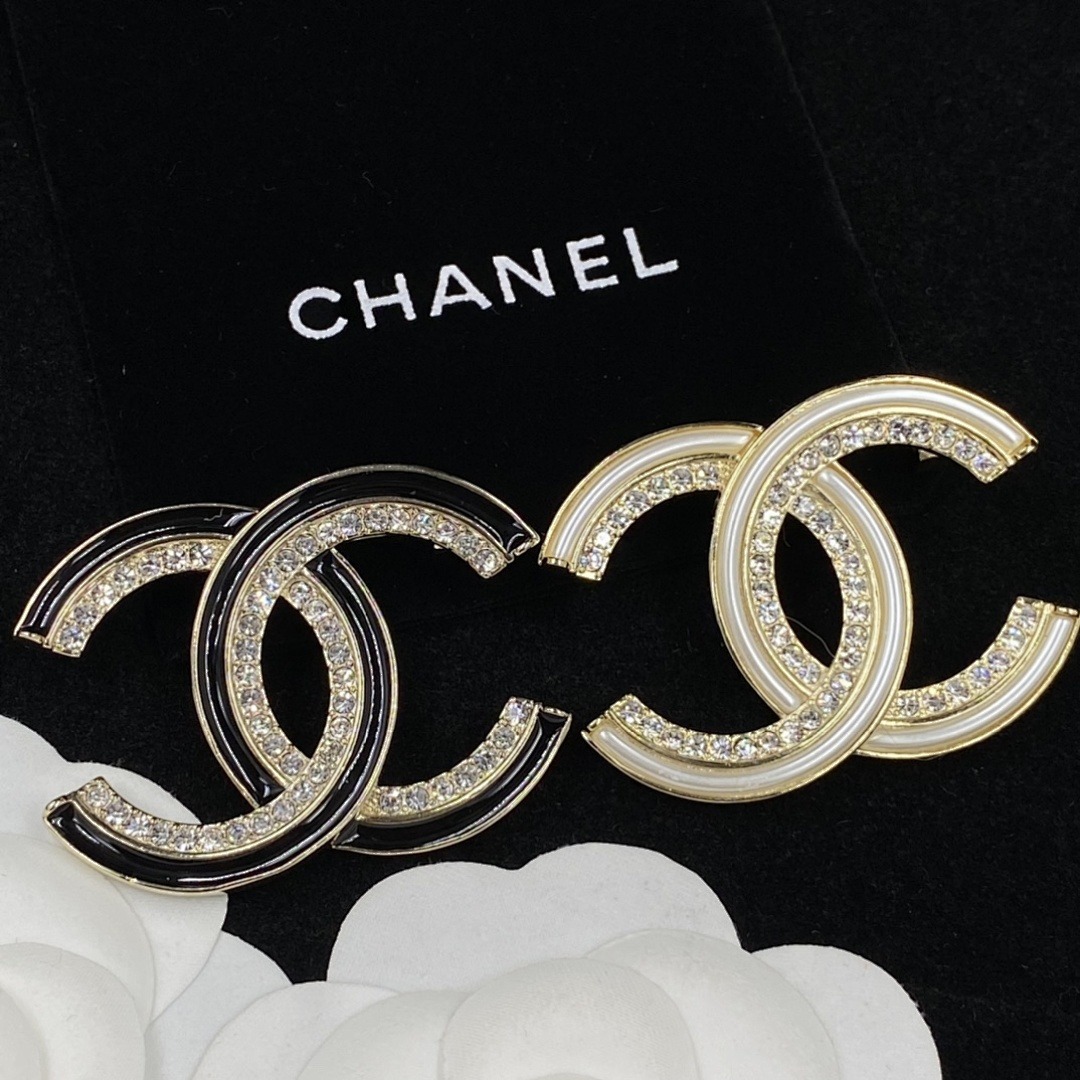 Brooch 322