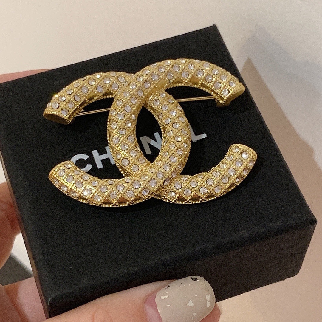 Brooch 334