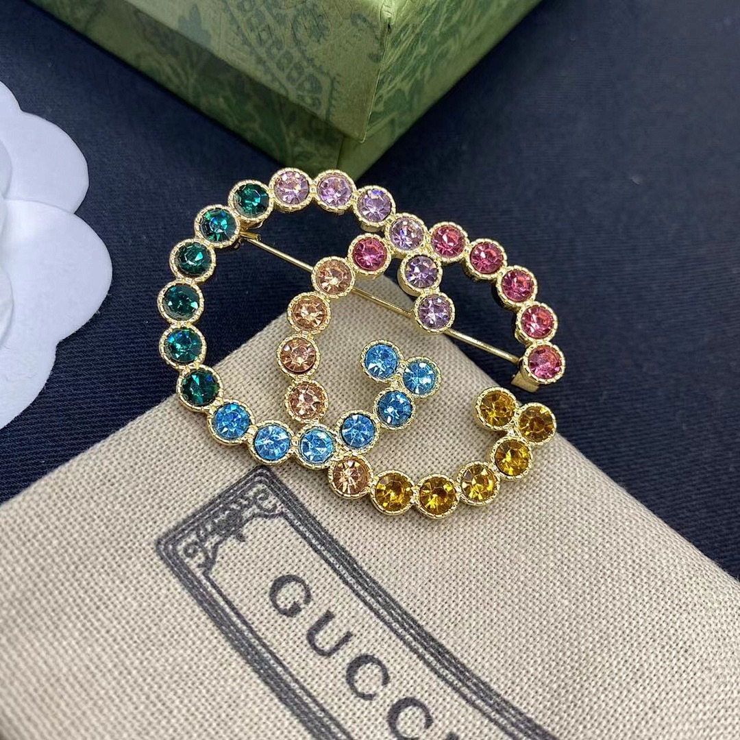 Brooch 335
