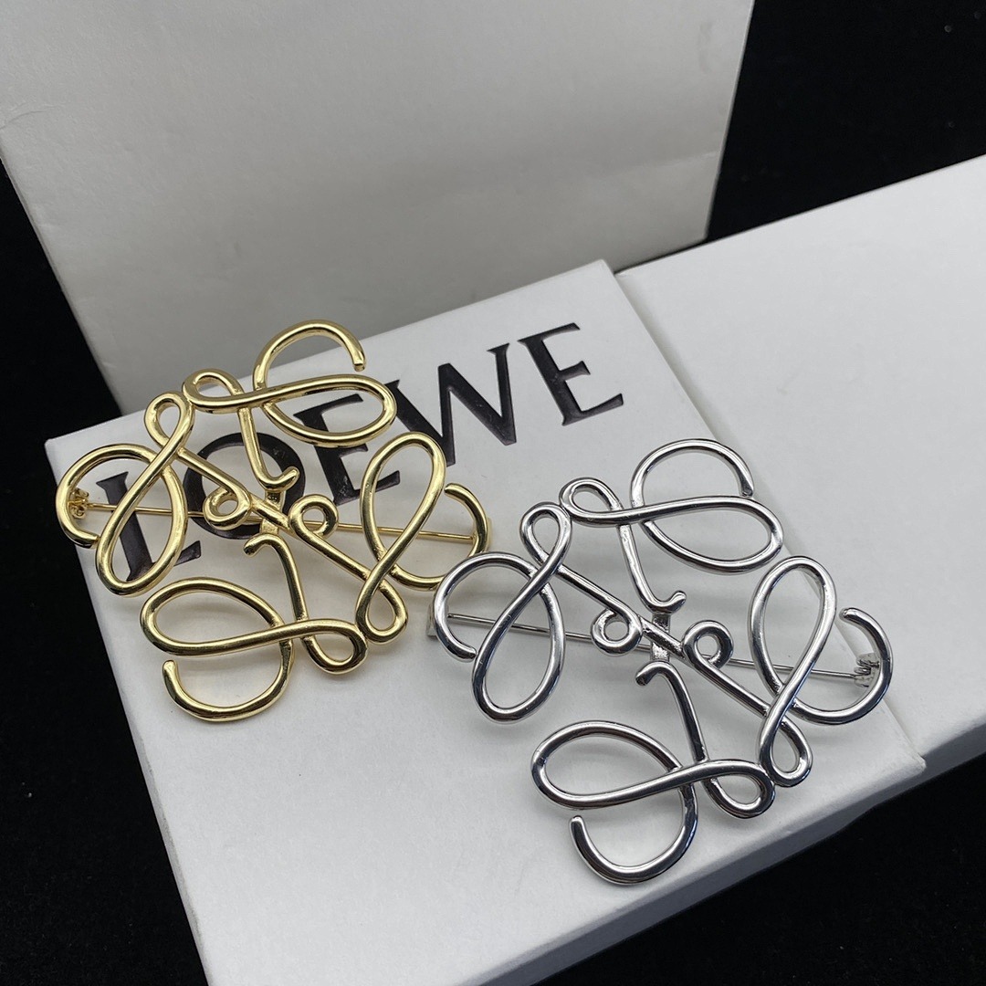 Brooch 353