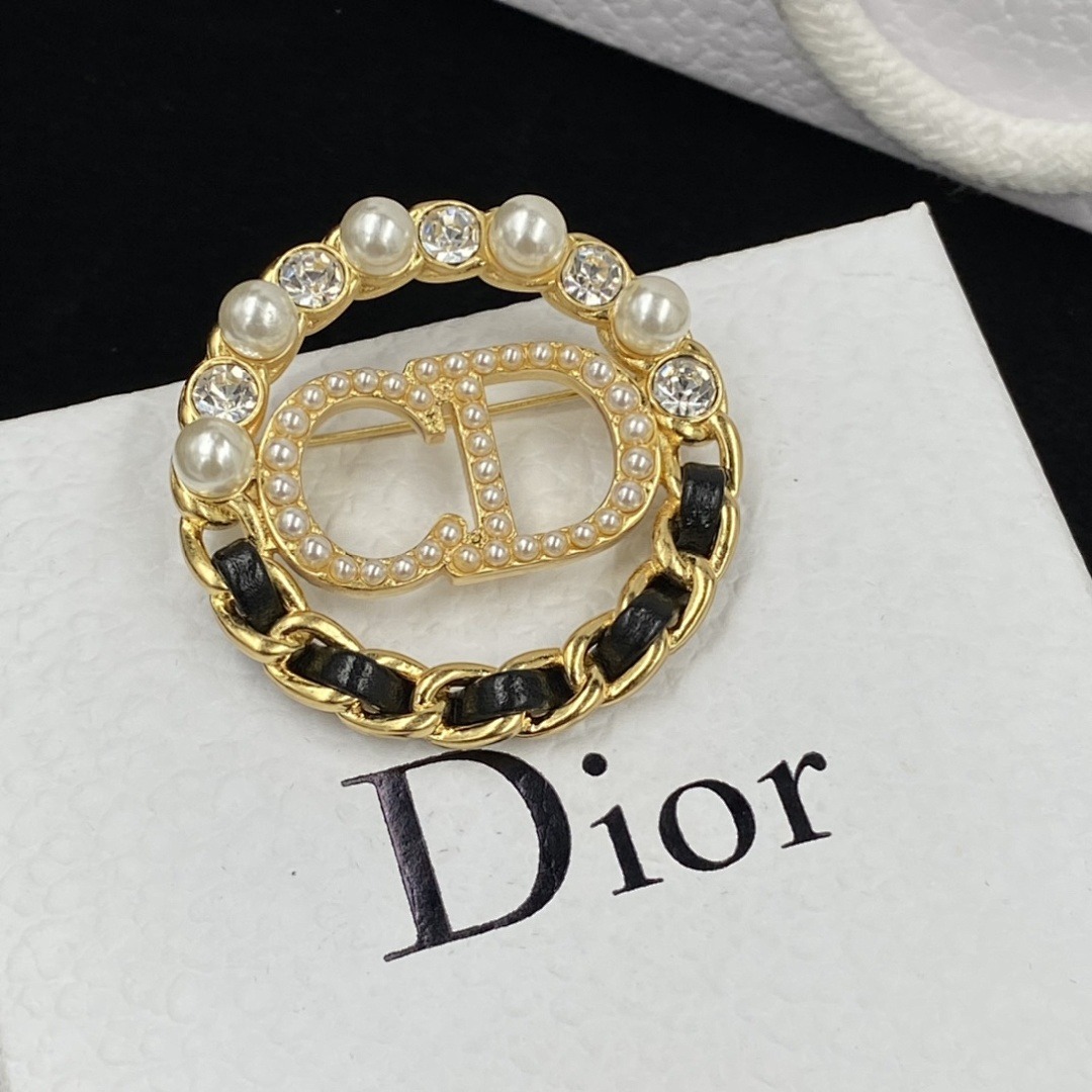 Brooch 355