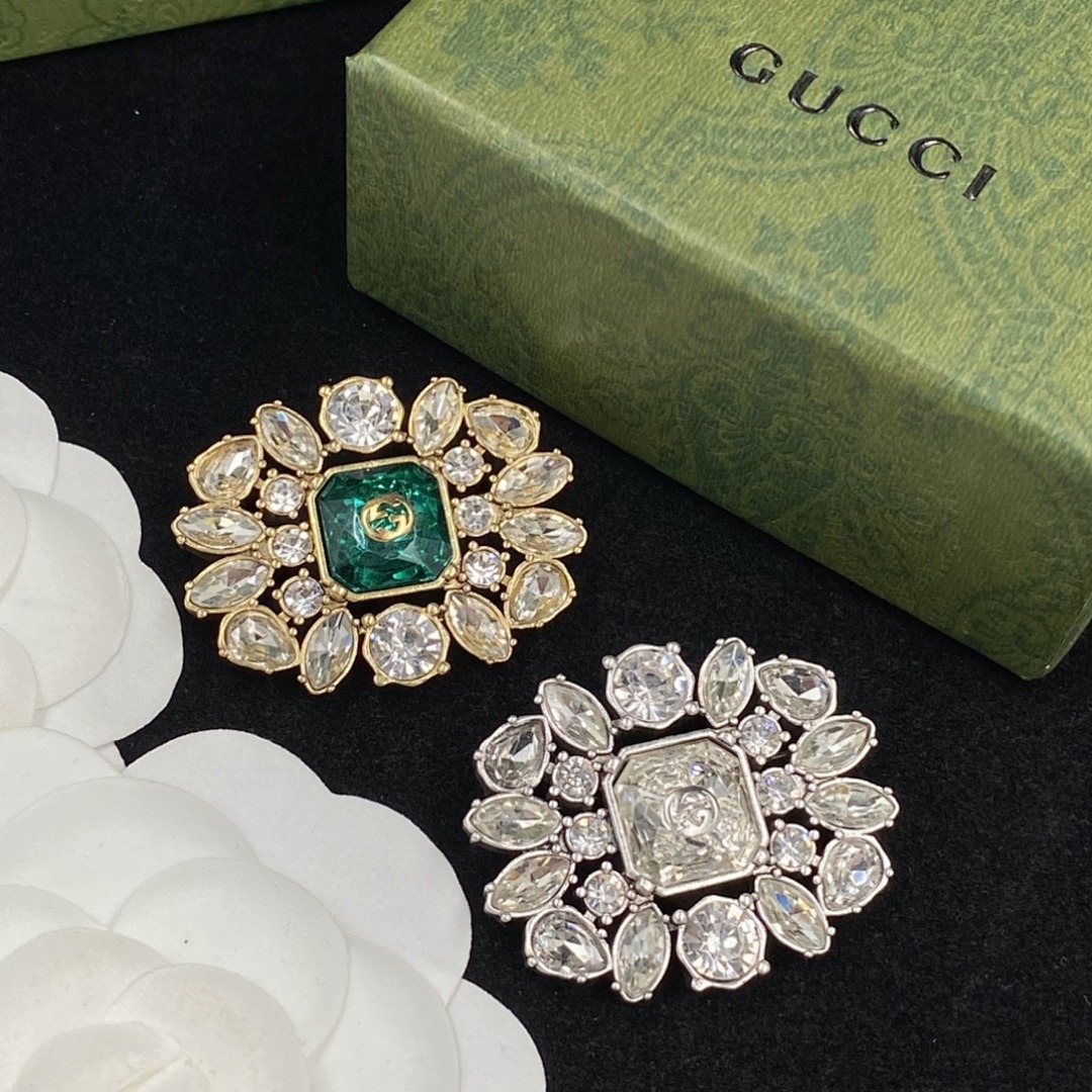 Brooch 356